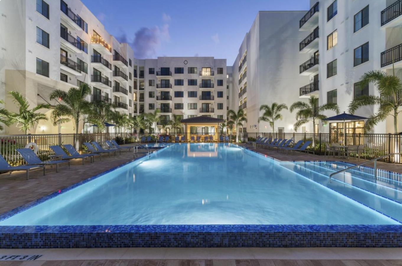 Cozy Retreat 2 Bedroom Hideaway Moments From The Sand Boynton Beach Luaran gambar