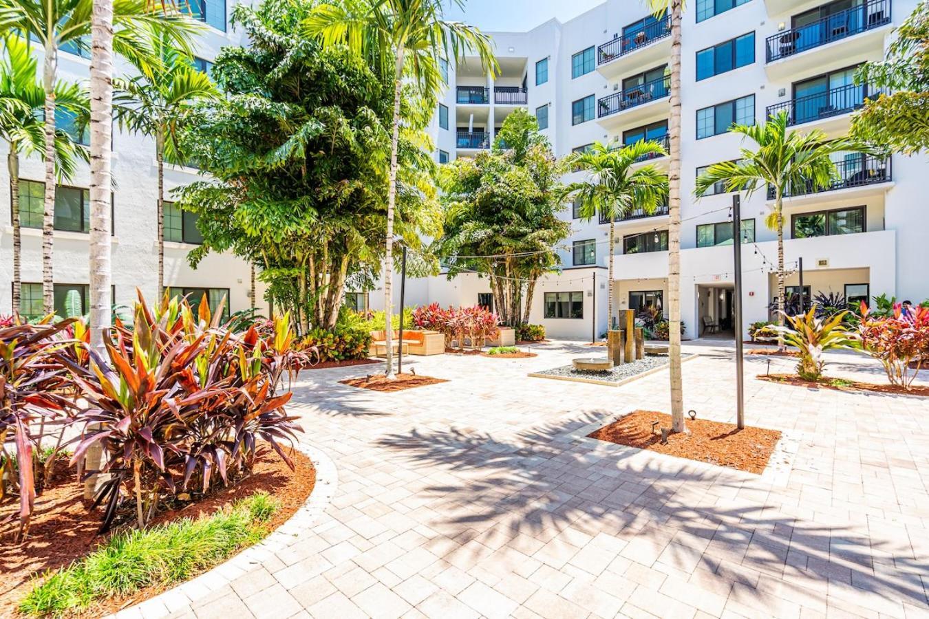 Cozy Retreat 2 Bedroom Hideaway Moments From The Sand Boynton Beach Luaran gambar