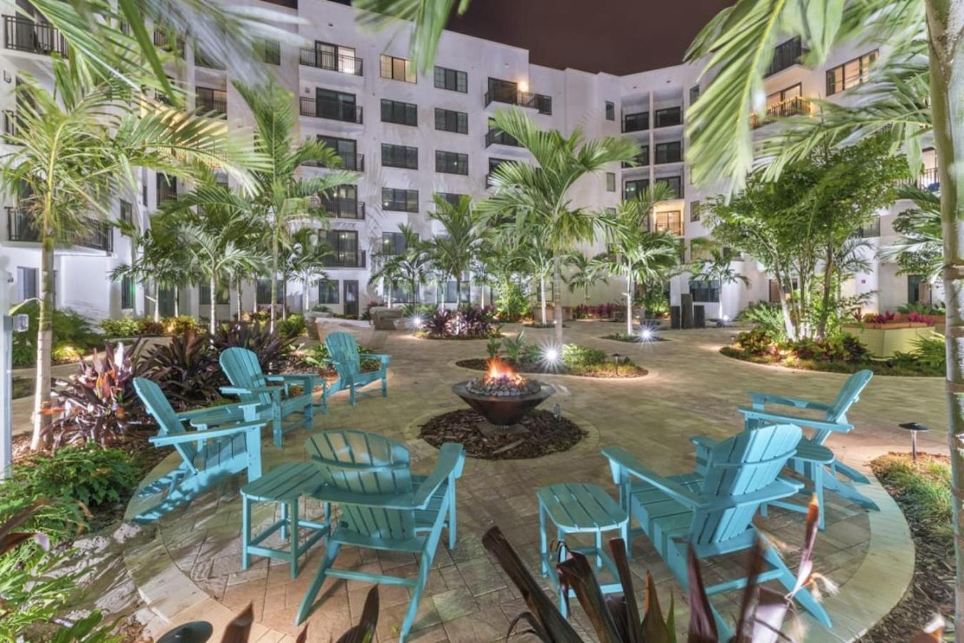 Cozy Retreat 2 Bedroom Hideaway Moments From The Sand Boynton Beach Luaran gambar